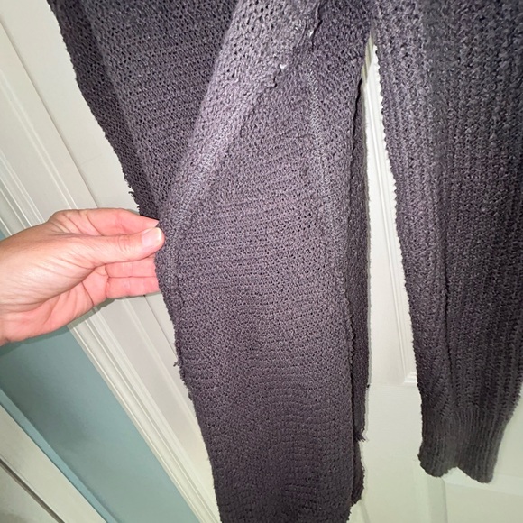 Open shoulder oversized top - Picture 6 of 7